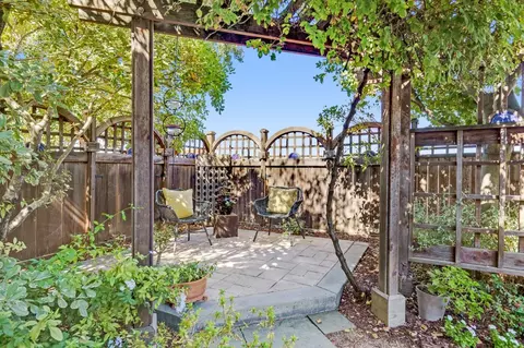 Exterior - 4235 Frontera Dr, Davis, CA 95618 photo 5 of 7
