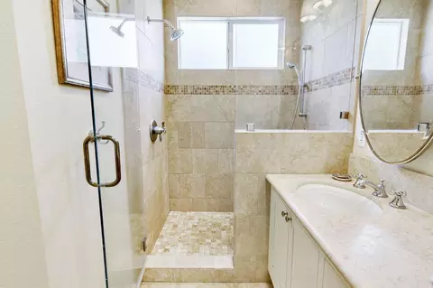 Bath - 4235 Frontera Dr, Davis, CA 95618 photo 3 of 4