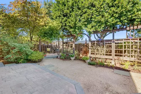 Exterior - 4235 Frontera Dr, Davis, CA 95618 photo 4 of 7