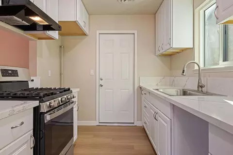 Kitchen - 2037 Boulder Creek Dr, Modesto, CA 95351 photo 2 of 4