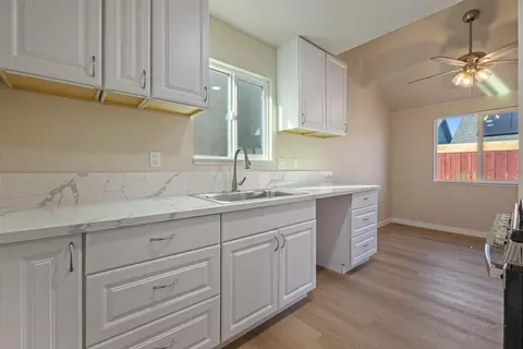 Kitchen - 2037 Boulder Creek Dr, Modesto, CA 95351 photo 3 of 4