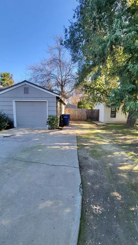 1116 Wellesley Ave, Modesto, CA 95350 photo 4