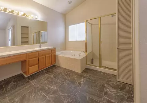Bath - 3720 Gatesville Ave, Modesto, CA 95357 photo 2 of 3