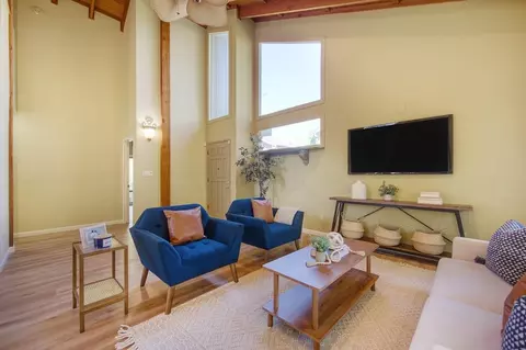 Living - 5900 Oak Ave, Carmichael, CA 95608 photo 4 of 5