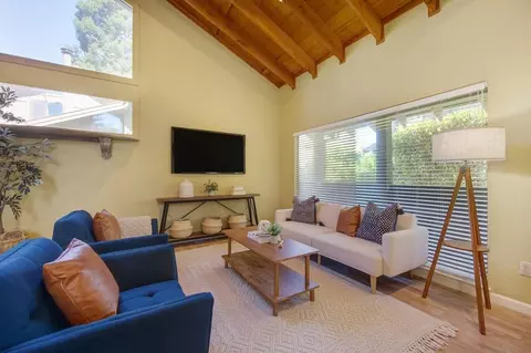 Living - 5900 Oak Ave, Carmichael, CA 95608 photo 3 of 5