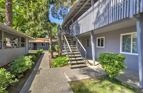 1707 W Swain Rd #5, Stockton, CA 95207
