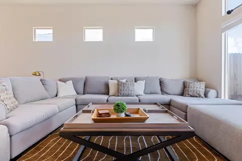 Living - 2676 Paradise, Lodi, CA 95242 photo 5 of 7