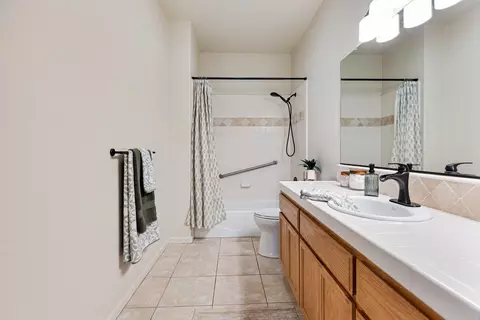 Bath - 2676 Paradise, Lodi, CA 95242 photo 5 of 5