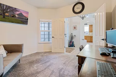 Entry Way - 2676 Paradise, Lodi, CA 95242 photo 2 of 4