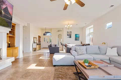 Living - 2676 Paradise, Lodi, CA 95242 photo 7 of 7