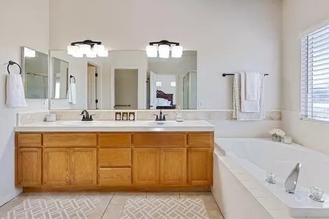 Bath - 2676 Paradise, Lodi, CA 95242 photo 1 of 5