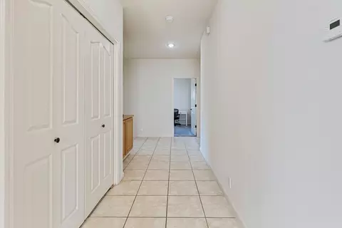 Entry Way - 2676 Paradise, Lodi, CA 95242 photo 3 of 4