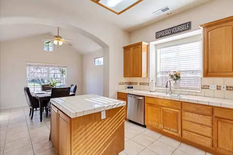 Kitchen - 2676 Paradise, Lodi, CA 95242 photo 2 of 3