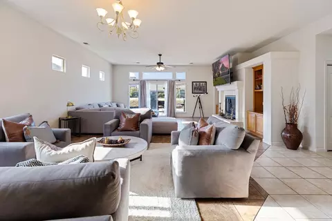 Living - 2676 Paradise, Lodi, CA 95242 photo 1 of 7
