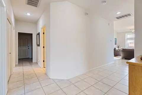 Entry Way - 2676 Paradise, Lodi, CA 95242 photo 4 of 4
