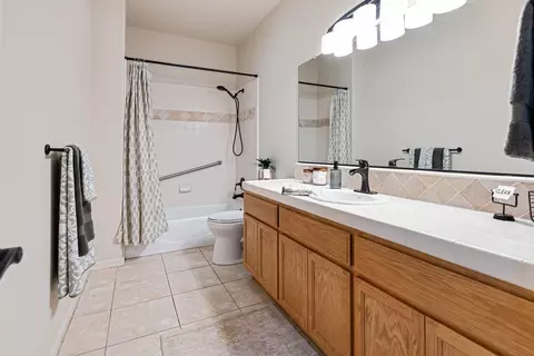 Bath - 2676 Paradise, Lodi, CA 95242 photo 4 of 5