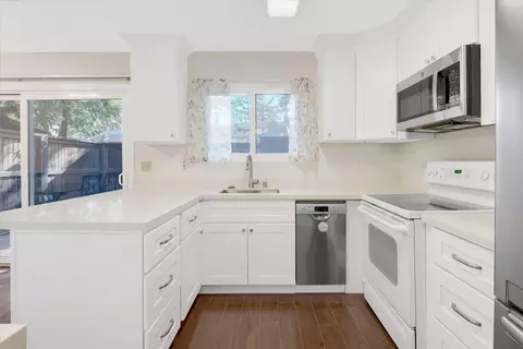 Kitchen - 2146 Bella Casa St, Davis, CA 95616 photo 3 of 3