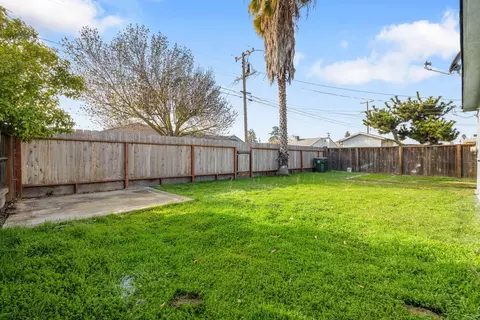 Exterior - 618 Lupton St, Manteca, CA 95337 photo 8 of 8
