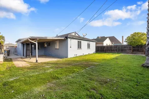 Exterior - 618 Lupton St, Manteca, CA 95337 photo 6 of 8