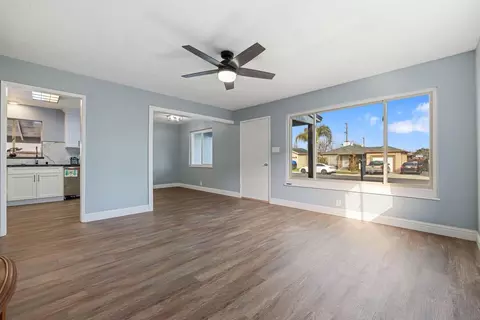 Living - 618 Lupton St, Manteca, CA 95337 photo 3 of 3