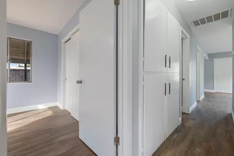Entry Way - 618 Lupton St, Manteca, CA 95337 photo 7 of 7