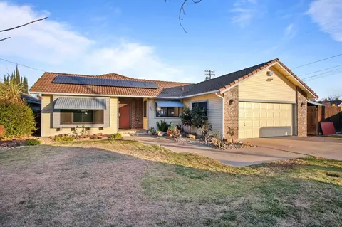 300 N Emerald Ave, Modesto, CA 95351 photo 3