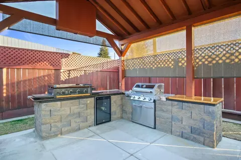 300 N Emerald Ave, Modesto, CA 95351 photo 22