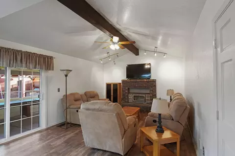 300 N Emerald Ave, Modesto, CA 95351 photo 11