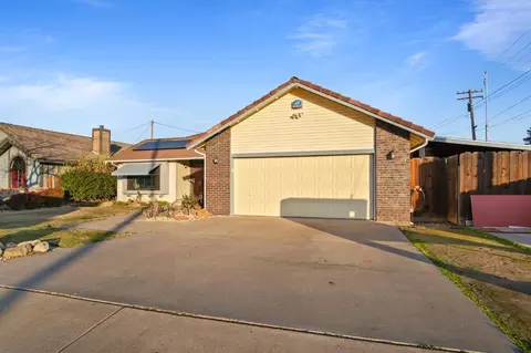 300 N Emerald Ave, Modesto, CA 95351 photo 2