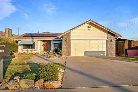 300 N Emerald Ave, Modesto, CA 95351 photo 1