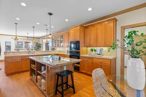Kitchen - 14682 E Live Oak Rd, Lodi, CA 95240 photo 2 of 5