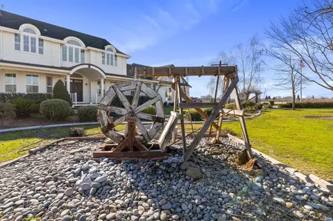 Exterior - 14682 E Live Oak Rd, Lodi, CA 95240 photo 14 of 17