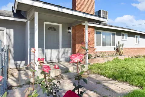 1935 16th St, Olivehurst, CA 95961 photo 3