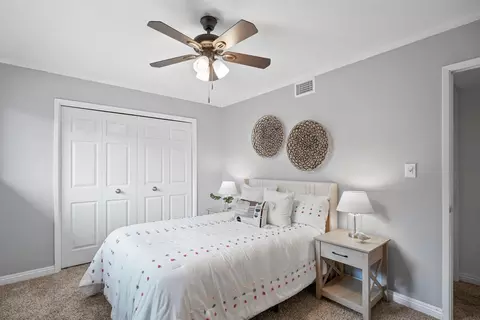 Bedroom - 1100 Mcclaren Dr, Carmichael, CA 95608 photo 5 of 9