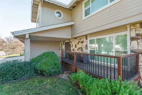 Exterior - 1100 Mcclaren Dr, Carmichael, CA 95608 photo 6 of 13