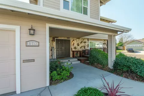 Exterior - 1100 Mcclaren Dr, Carmichael, CA 95608 photo 4 of 13