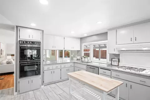 Kitchen - 1100 Mcclaren Dr, Carmichael, CA 95608 photo 2 of 4