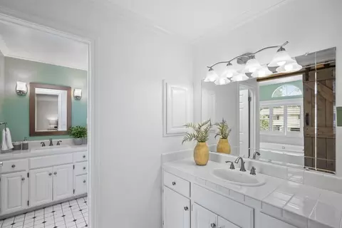 Bath - 1100 Mcclaren Dr, Carmichael, CA 95608 photo 4 of 12