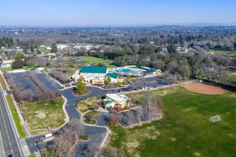 View/Area - 6921 Hazel Ave, Orangevale, CA 95662 photo 6 of 7