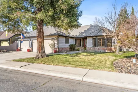 1870 Smith Dr, Turlock, CA 95382 photo 2