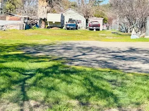8 E South St, Tracy, CA 95376 photo 4
