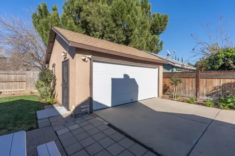 1525 Tudor Ct, Modesto, CA 95358 photo 25
