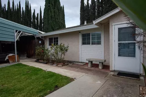 Exterior - 1450 Cypress Dr, Tracy, CA 95376 photo 2 of 8