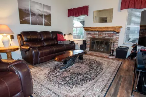 Living - 1450 Cypress Dr, Tracy, CA 95376 photo 2 of 2