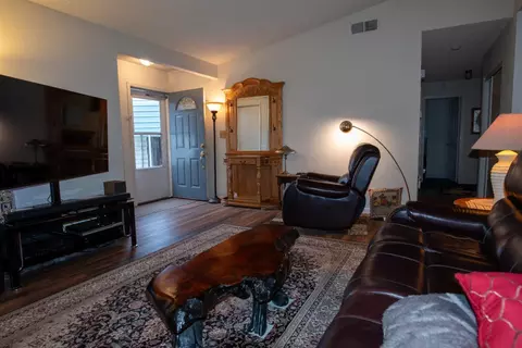 Entry Way - 1450 Cypress Dr, Tracy, CA 95376 photo 1 of 2