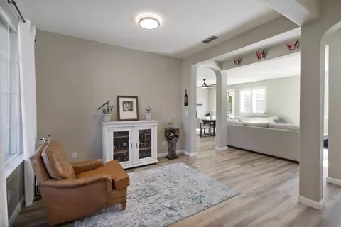 Entry Way - 1194 Scheidegger Cir, Folsom, CA 95630 photo 2 of 7