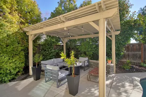 Exterior - 1194 Scheidegger Cir, Folsom, CA 95630 photo 4 of 14