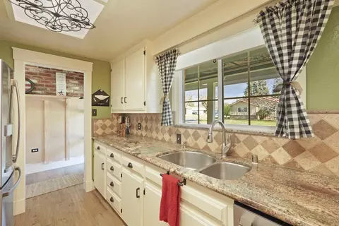 409 S Elm Ave, Ripon, CA 95366 photo 18