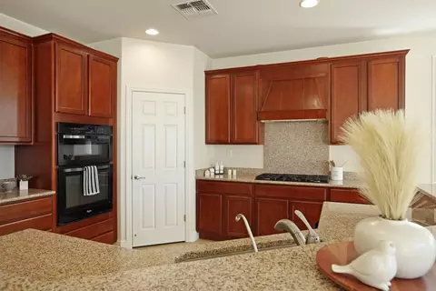 Kitchen - 2479 Redbud Way, Manteca, CA 95336 photo 6 of 6