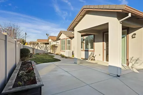 Exterior - 2479 Redbud Way, Manteca, CA 95336 photo 10 of 11